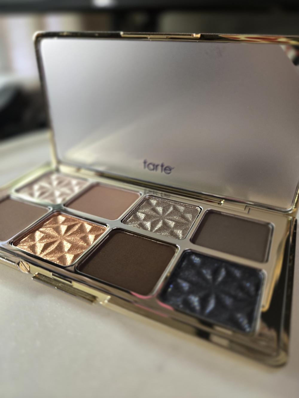 tarte BEJEWELED Eyeshadow Palette-Limited Edition NWT-NO BOX